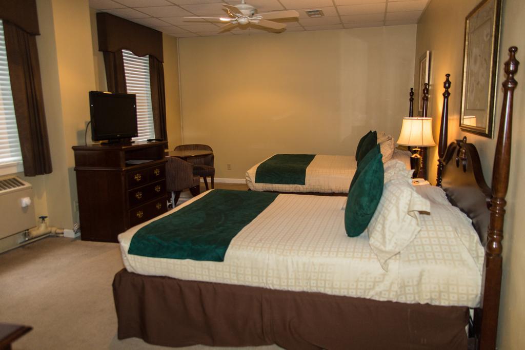Hotel Missouri Athletic Club 3*